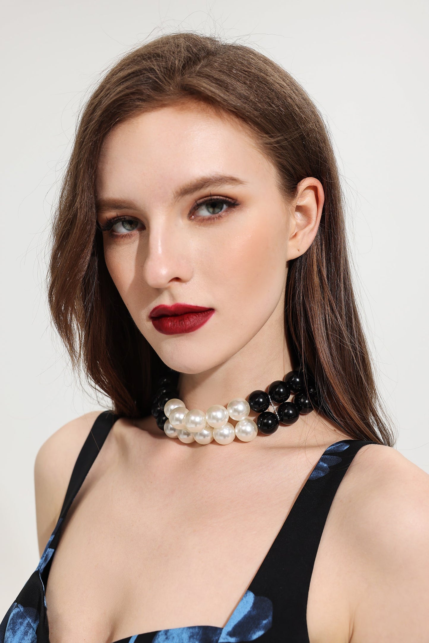 Faux Pearl Decor Layered Choker