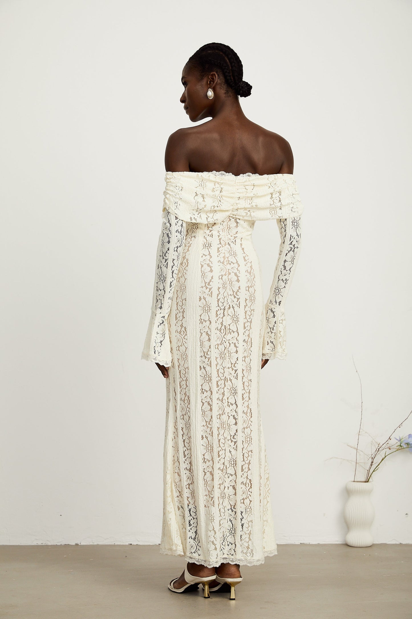 Émeline floral lace flared-cuff maxi dress in Neutrals