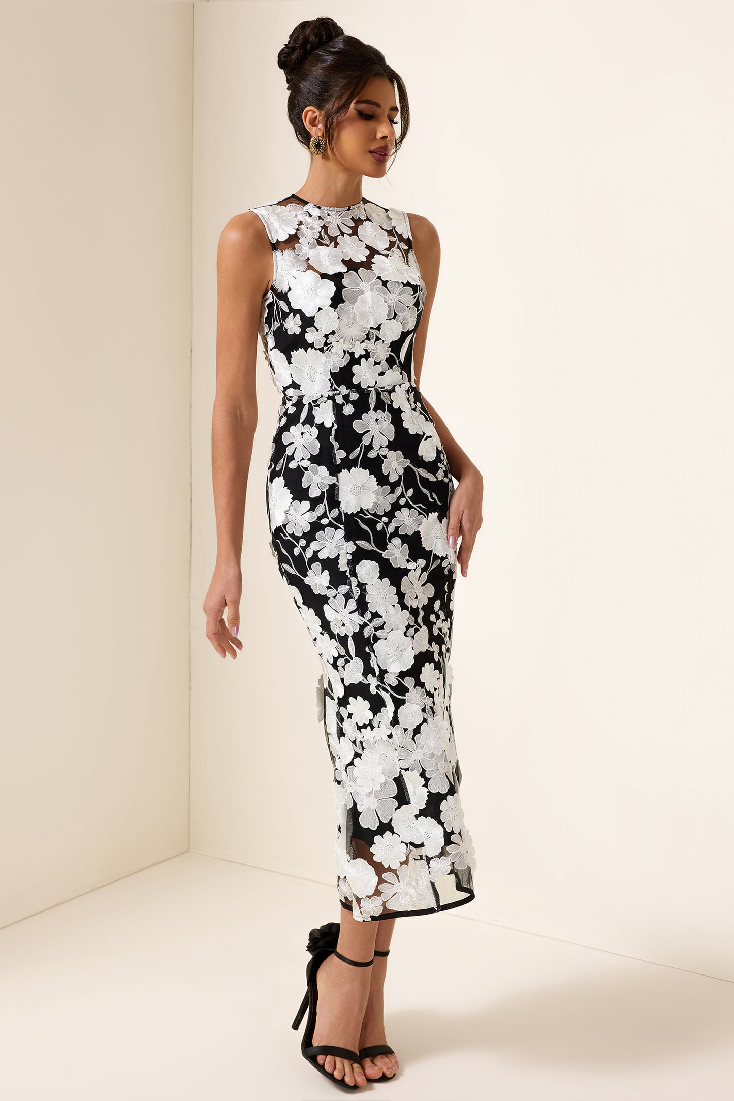3D Flower Round Neck Sleeveless Midi Dress
